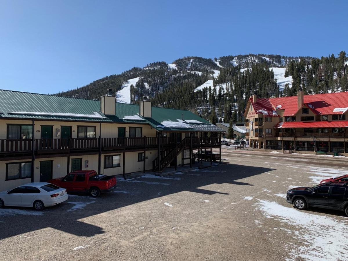 Ponderosa Lodge Red River Buitenkant foto